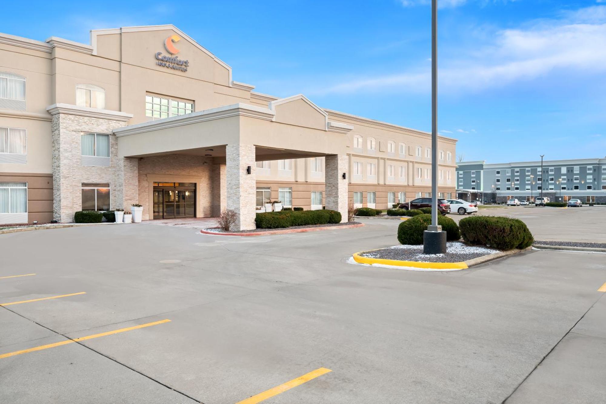 Comfort Inn & Suites Decatur-Forsyth Exterior photo