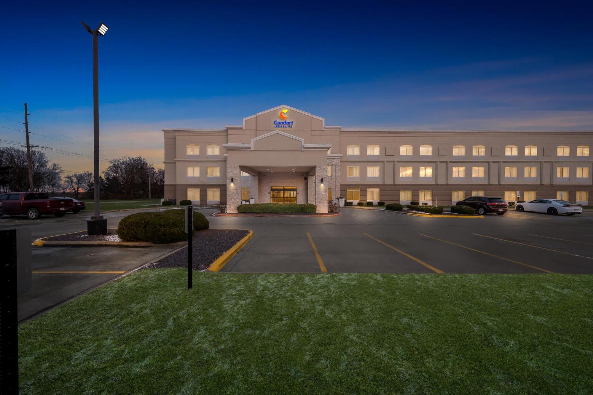 Comfort Inn & Suites Decatur-Forsyth Exterior photo
